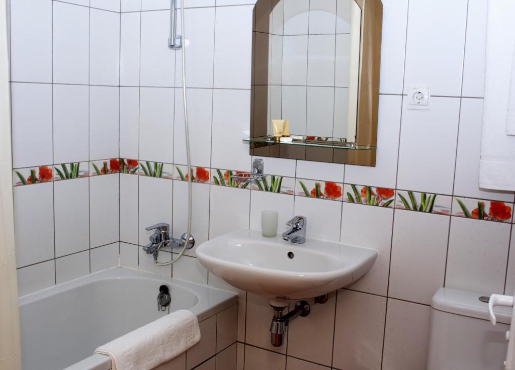 Wien Hotel Lviv Quarto foto