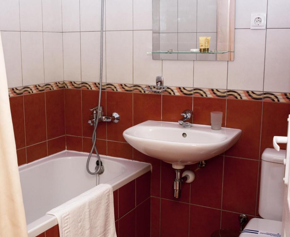 Wien Hotel Lviv Quarto foto